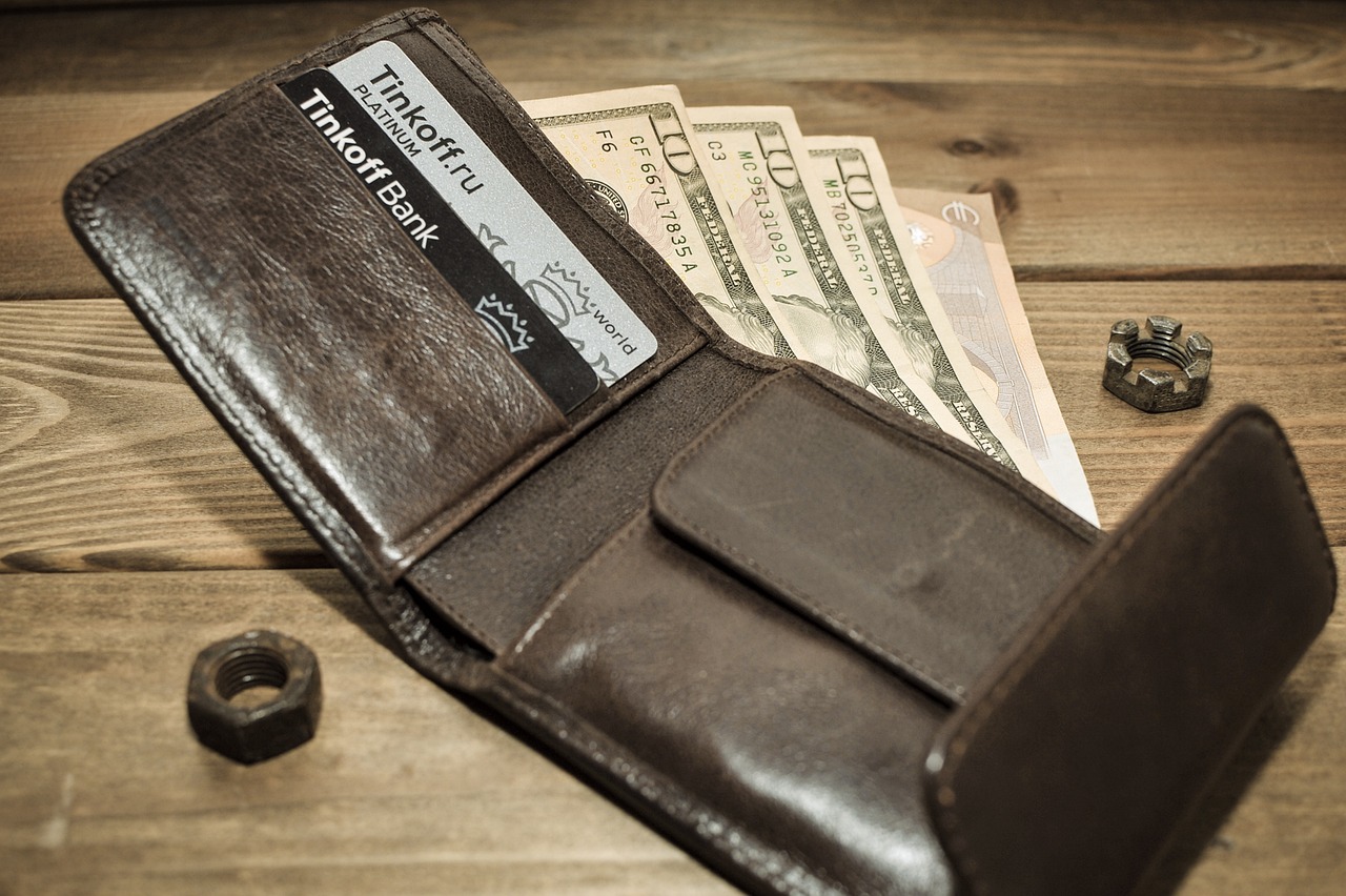 trifold wallets for men